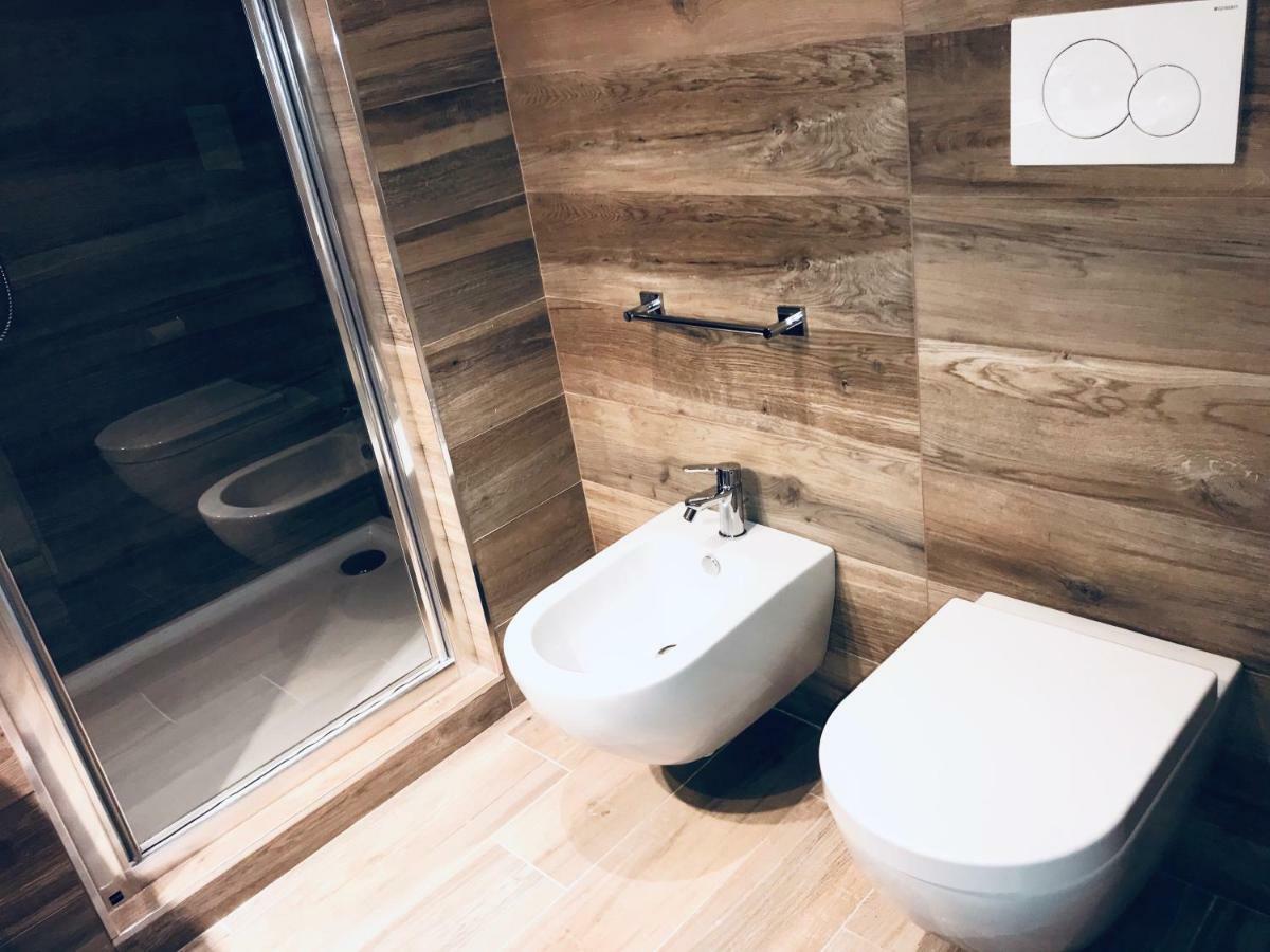 Bellhome 3 - Elegante Appartamento Nel Centro Di Bari Exterior foto